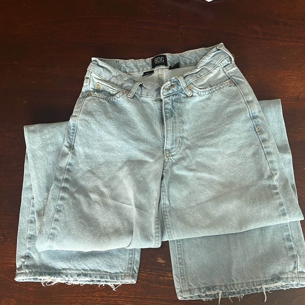 Urban Outfitters BDG Dipped V Wide leg jeans Size 25